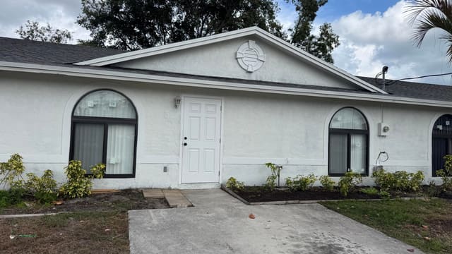 5045 SE Primrose Way, Stuart, FL 34997