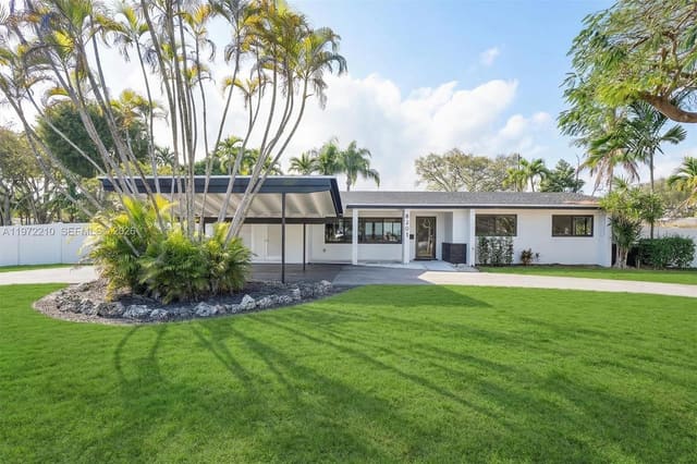 8201 SW 151st Street, Palmetto Bay, FL 33158
