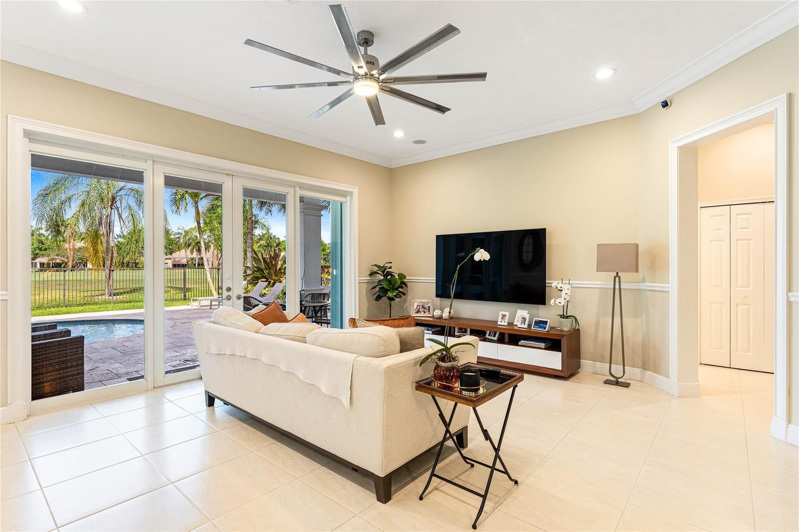 2527 Montclaire Circle, Weston, FL 33327 photo 13