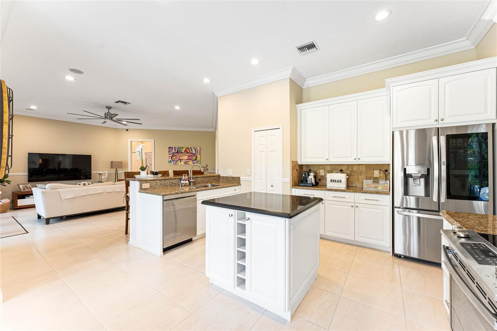 2527 Montclaire Circle, Weston, FL 33327 photo 10
