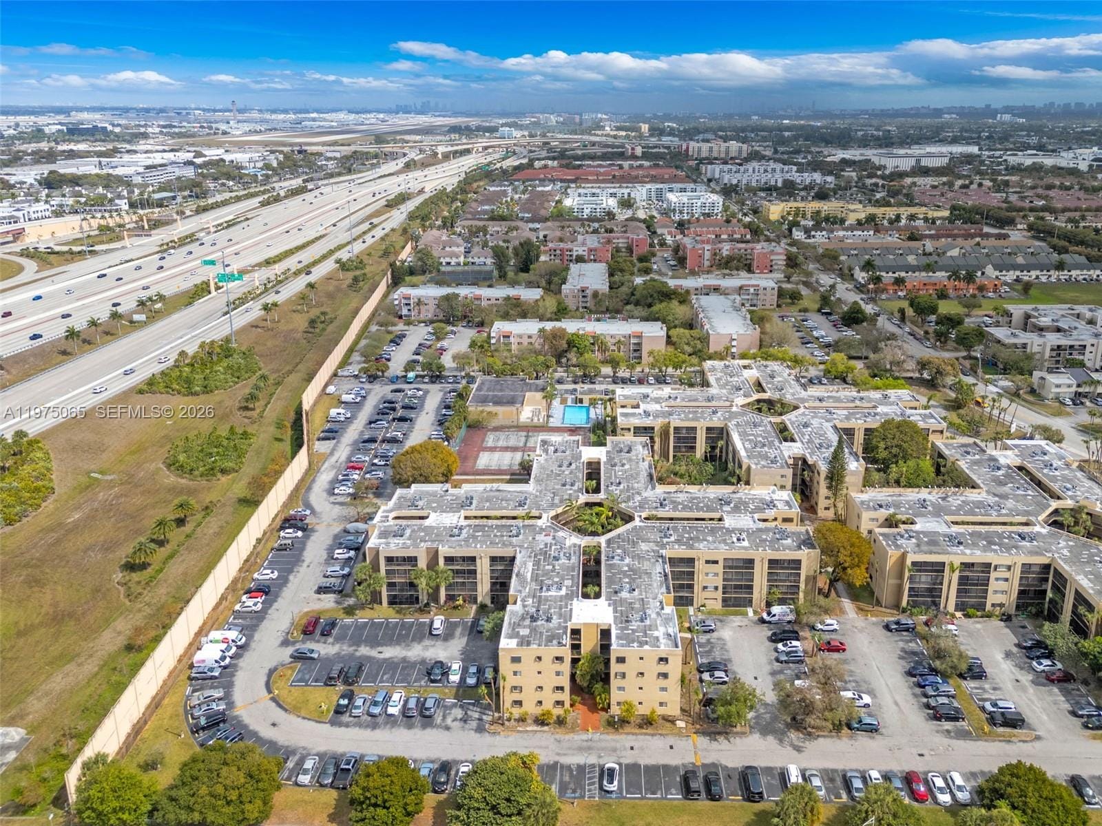 8615 NW 8th Street 421, Miami, FL 33126 photo 21