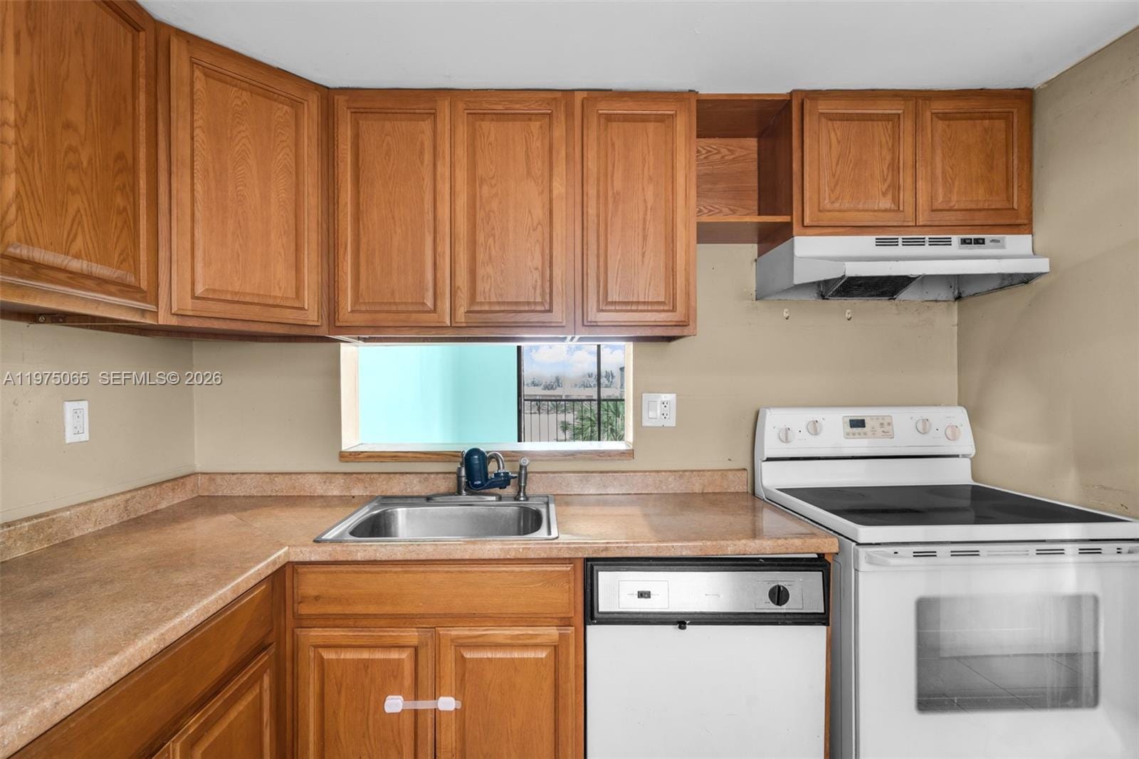 8615 NW 8th Street 421, Miami, FL 33126 photo 9