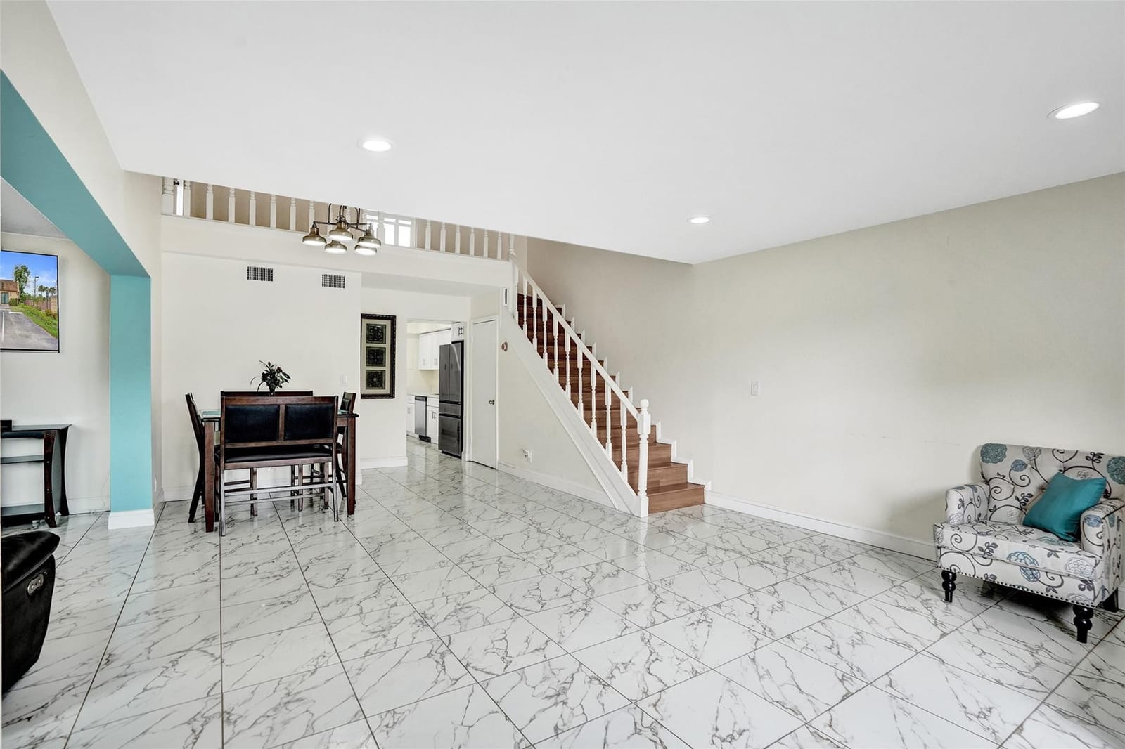 3541 NW 95th Terrace 202 — photo 4