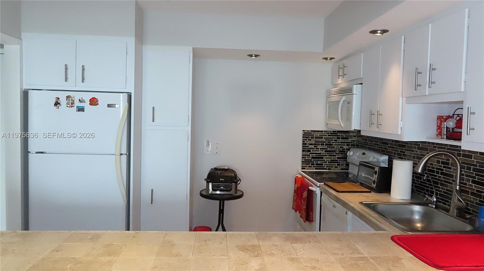 5701 Collins Avenue 803 — photo 9