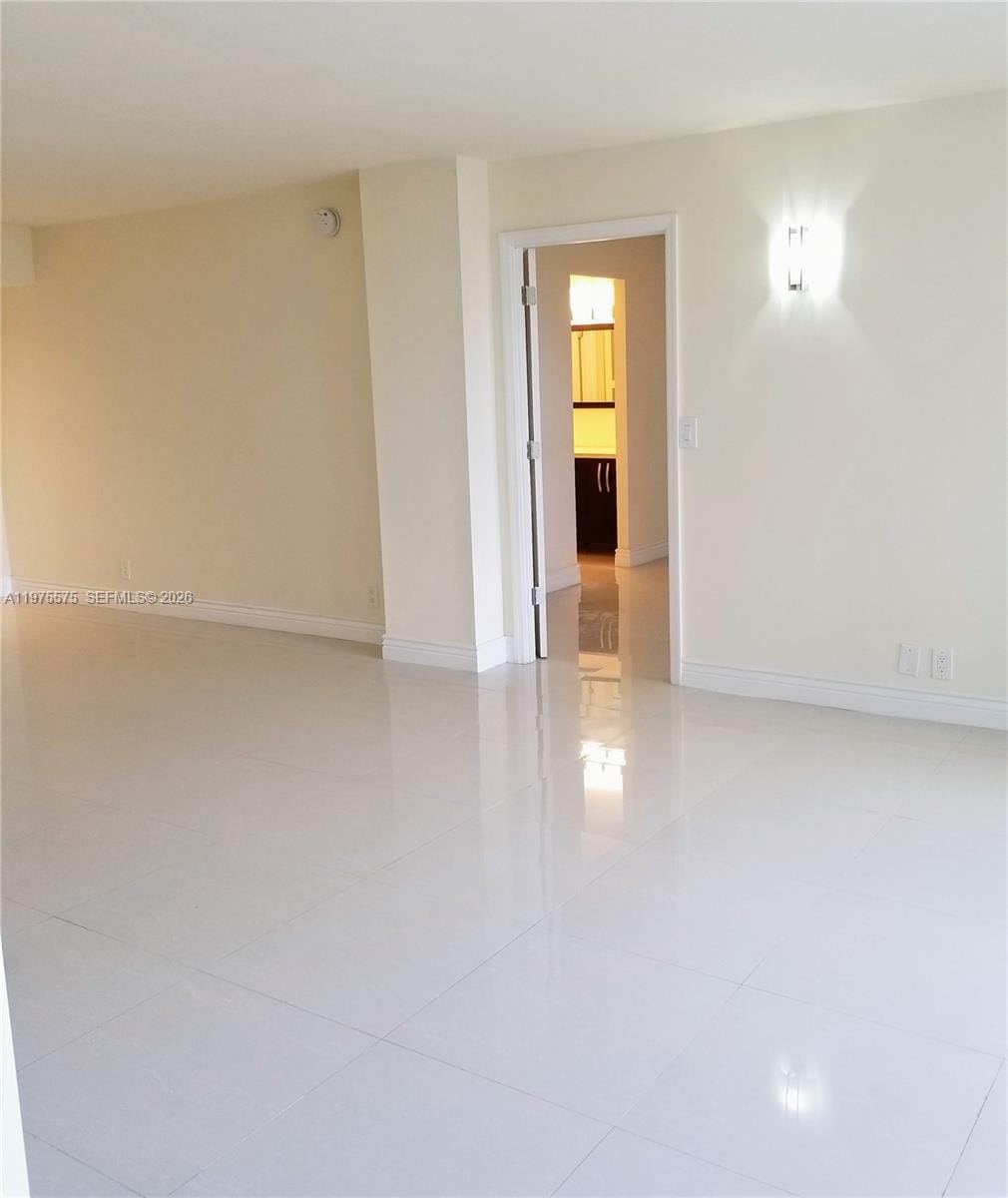20500 W Country Club Drive 314, Aventura, FL 33180 photo 11