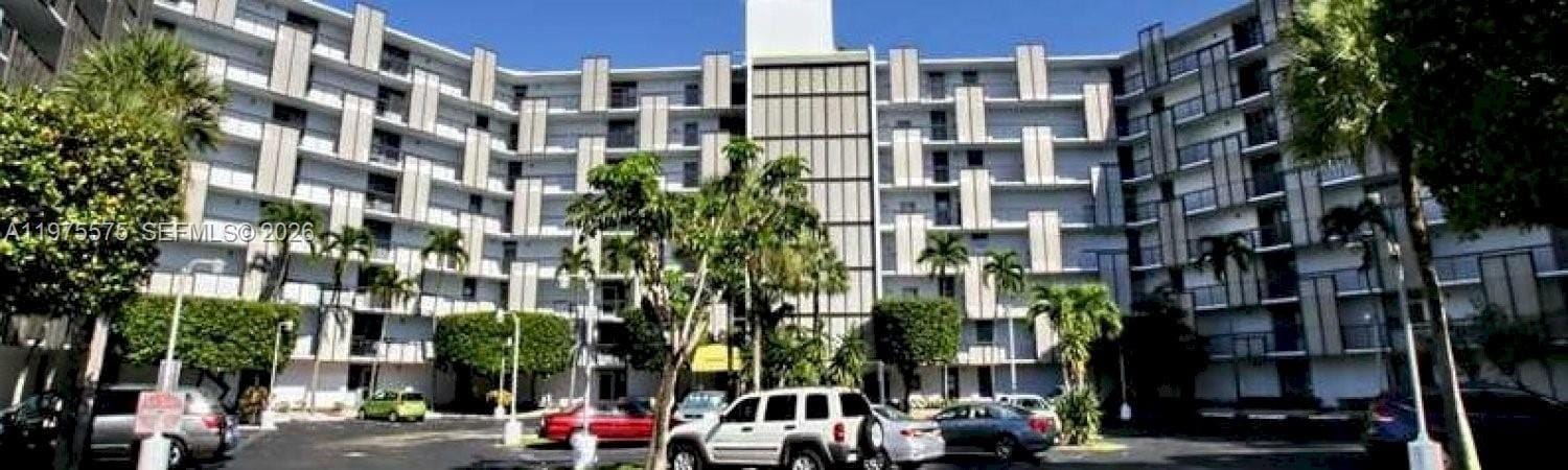 20500 W Country Club Drive 314, Aventura, FL 33180 photo 23
