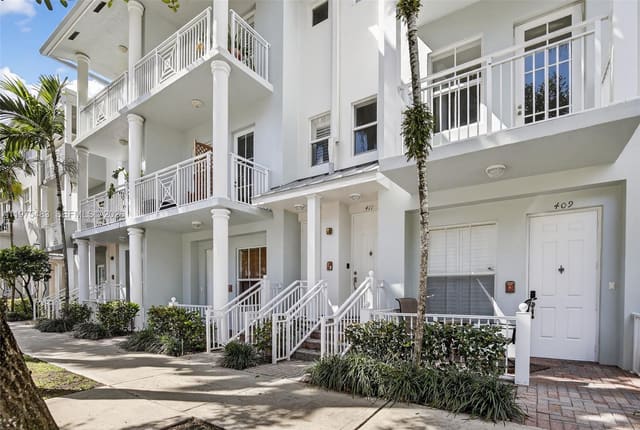 411 SW 13th Terrace, sold in Village At Sailboat Bend, Fort Lauderdale, FL