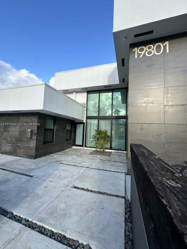 19801 NE 23rd Avenue, Miami, FL 33180 photo 7