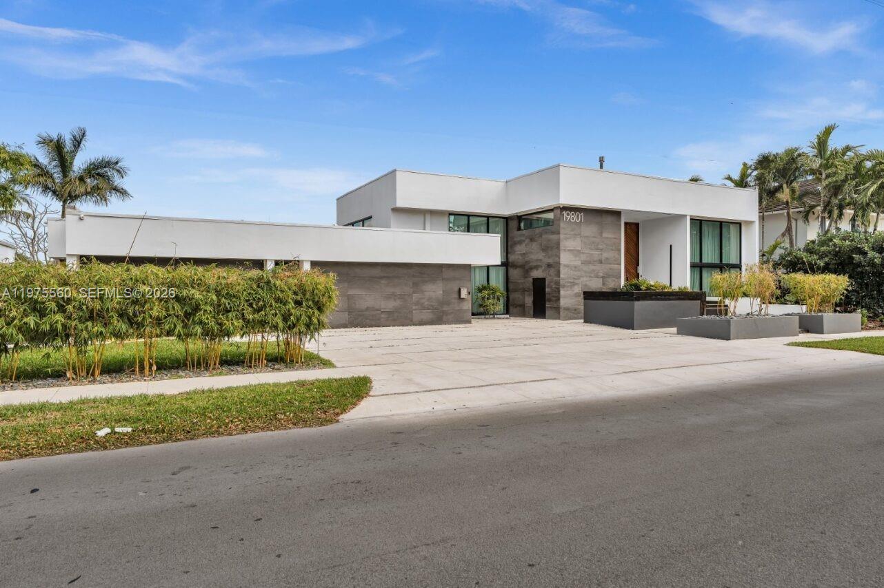 19801 NE 23rd Avenue, Miami, FL 33180, Miami