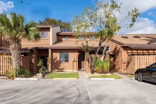 4169 S Pine Island Road, sold in Pine Island Lakes Townhom, Davie, FL
