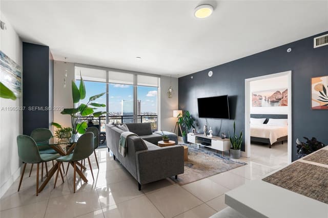 90 SW 3rd Street 2706, Miami, FL 33130