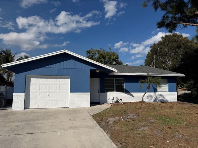 703 SW 4th Avenue, sold in Lake Boynton Estates 4a, Boynton Beach, FL