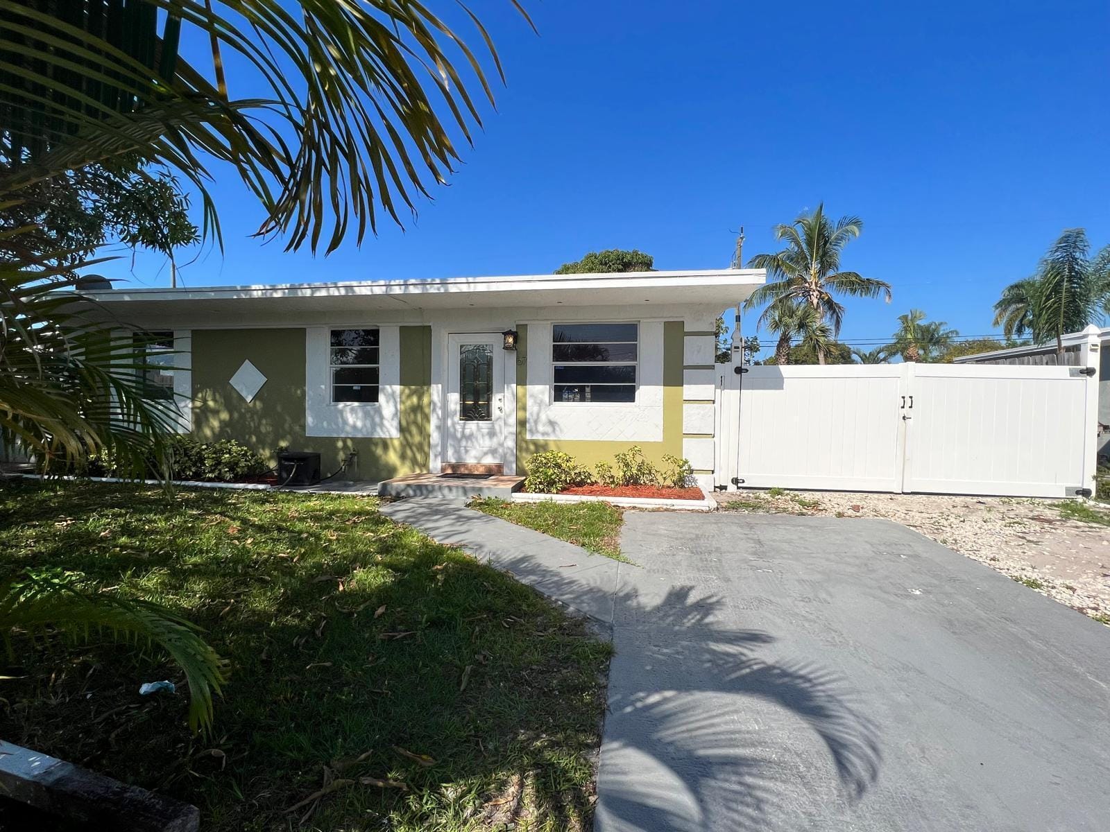 67 Tortuga Road, Palm Springs, FL 33461 photo 2