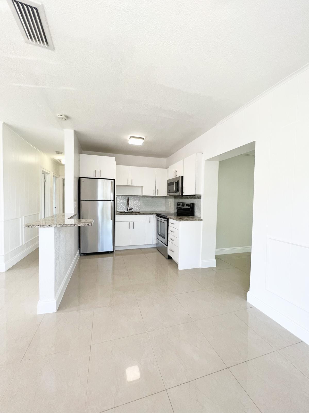 67 Tortuga Road, Palm Springs, FL 33461 photo 5