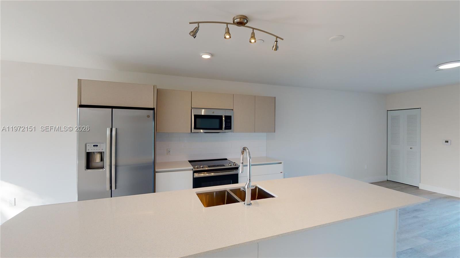 2555 NE 193rd Street 2224, Miami, FL 33180, Miami
