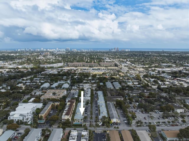 2660 NE 8th Avenue 102, sold in The Grove, Wilton Manors, FL