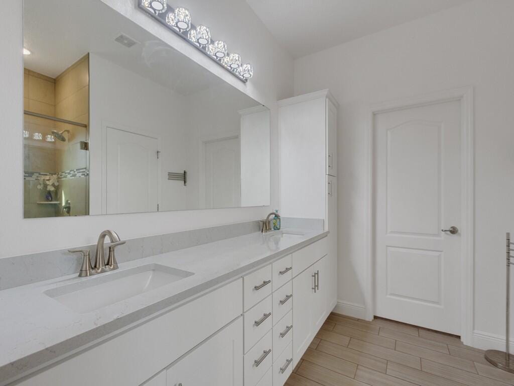 5216 NW Iredell Street — photo 8