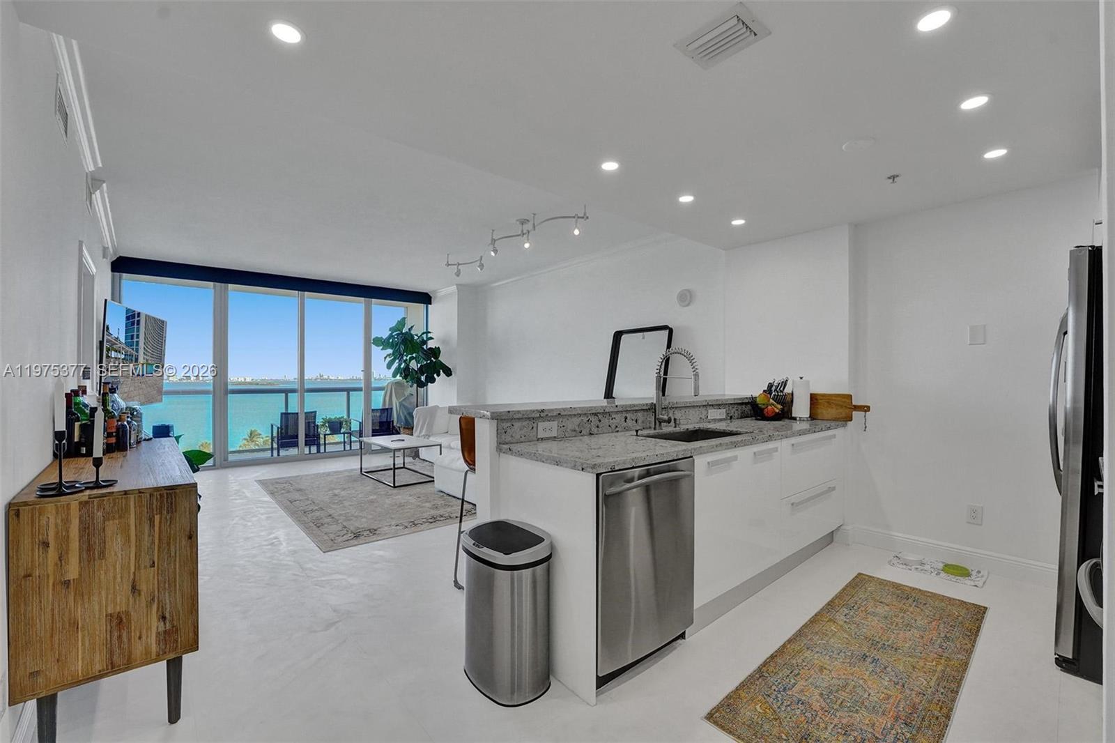 601 NE 36th Street 811, Miami, FL 33137, Miami