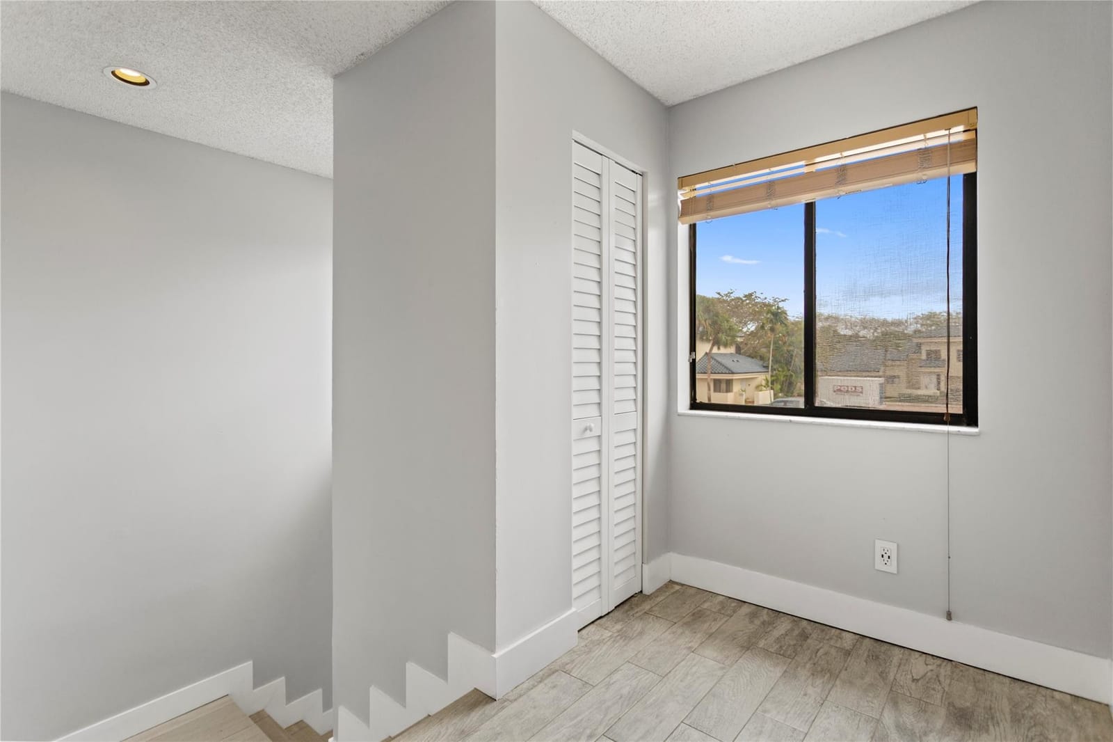 8164 NW 17th Manor 8164 — photo 5