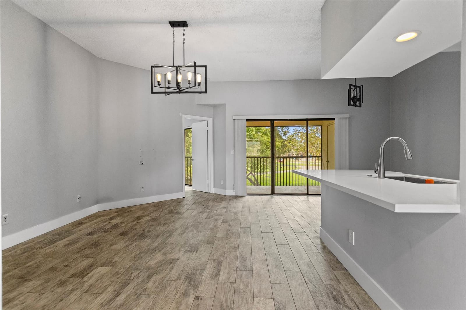8164 NW 17th Manor 8164 — photo 6