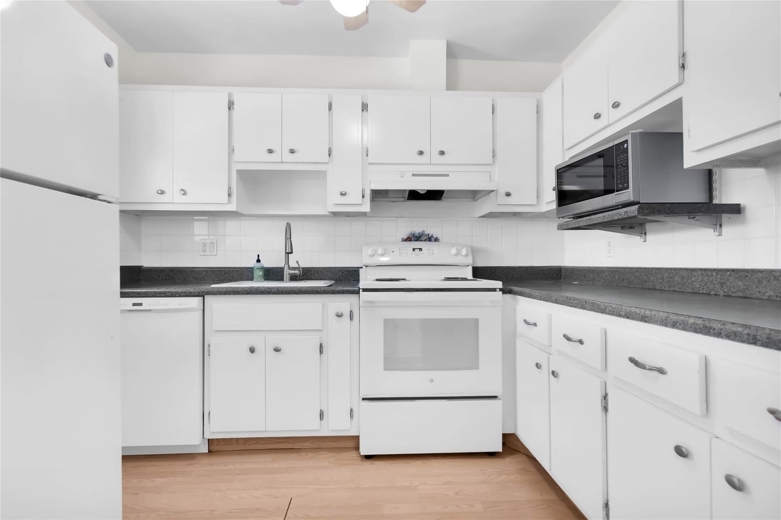 1951 NE 39th Street 337, Lighthouse Point, FL 33064 photo 4
