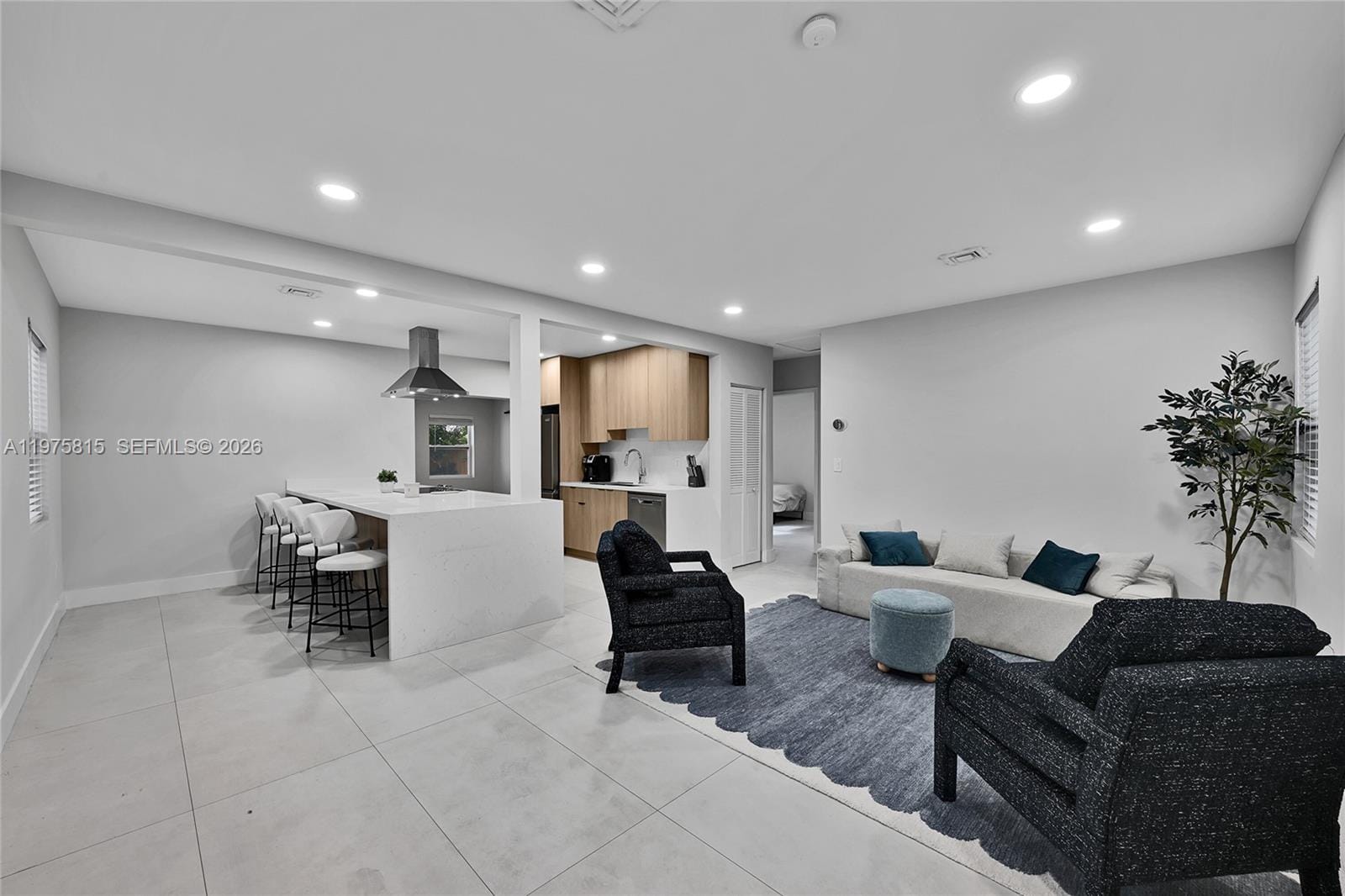 1628 NW 5th Avenue — photo 4