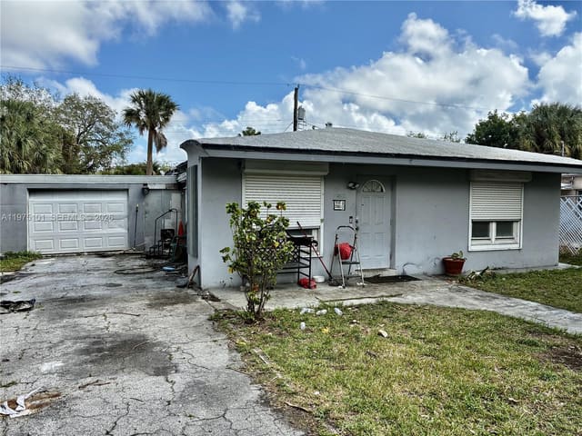 2612 SW 14th Avenue, sold in Devonshire, Fort Lauderdale, FL
