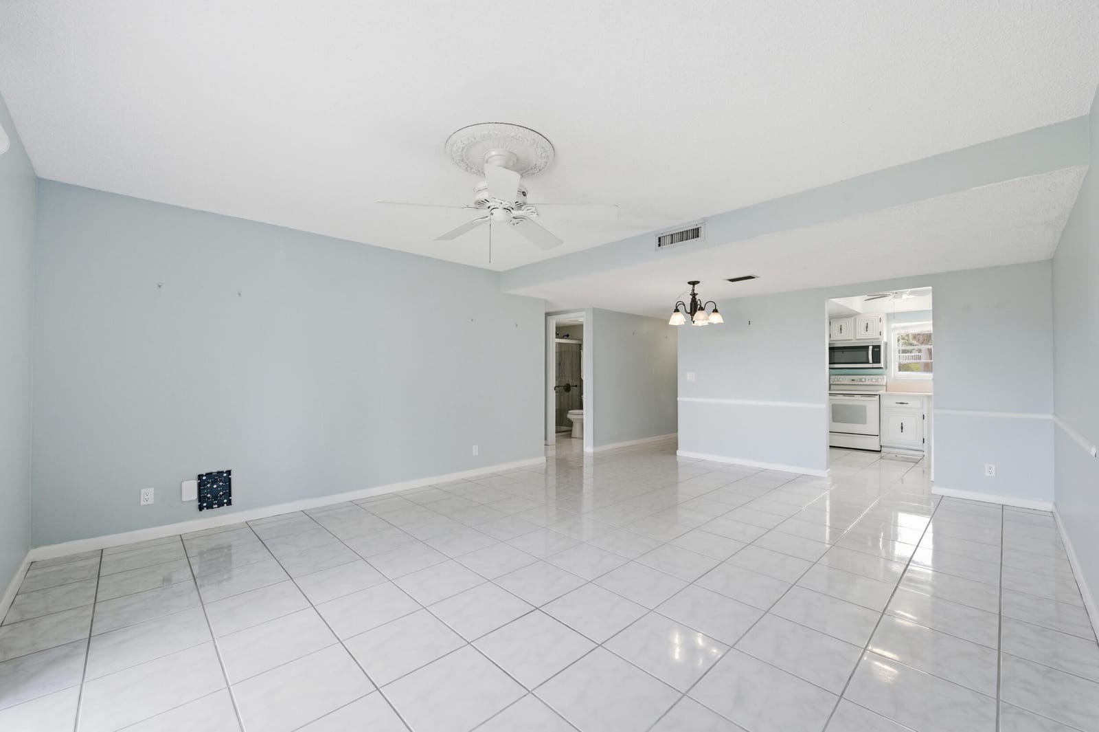 18081 SE Country Club Drive 3-23, Jupiter, FL 33469 photo 5