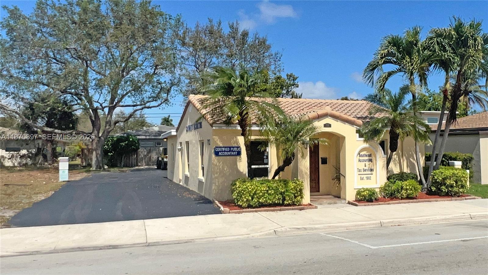 713 E Atlantic Boulevard, Pompano Beach, FL 33060