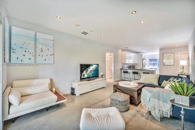 1821 Jefferson Avenue 301, sold in Royal Palm Villas Condo, Miami Beach, FL