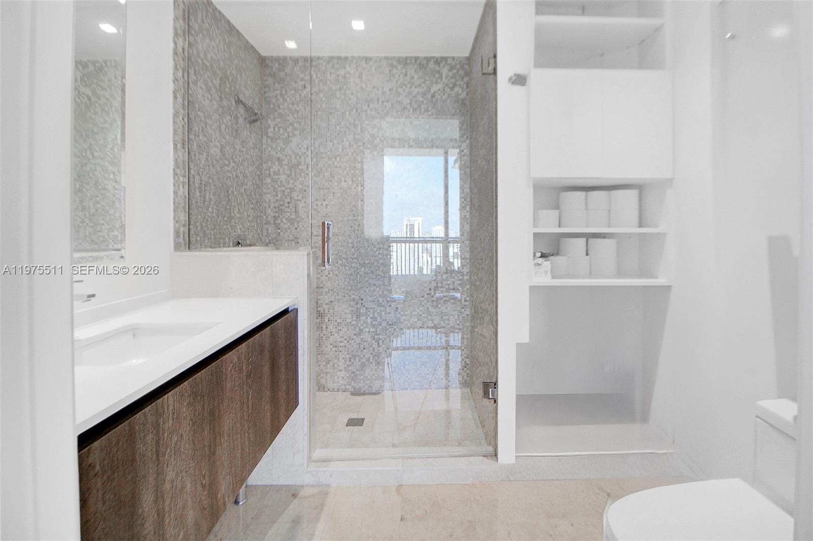 68 SE 6th Street 2612, Miami, FL 33131 photo 25