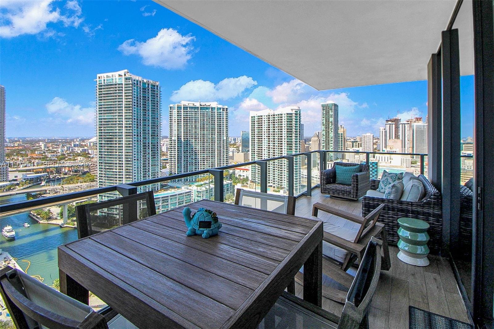 68 SE 6th Street 2612, Miami, FL 33131 photo 30