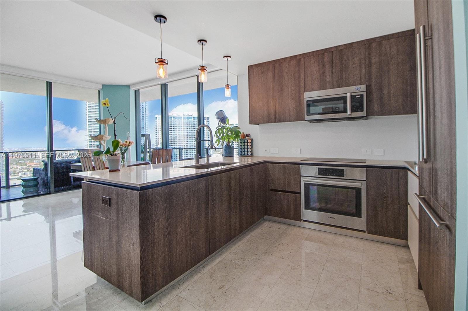 68 SE 6th Street 2612, Miami, FL 33131 photo 4