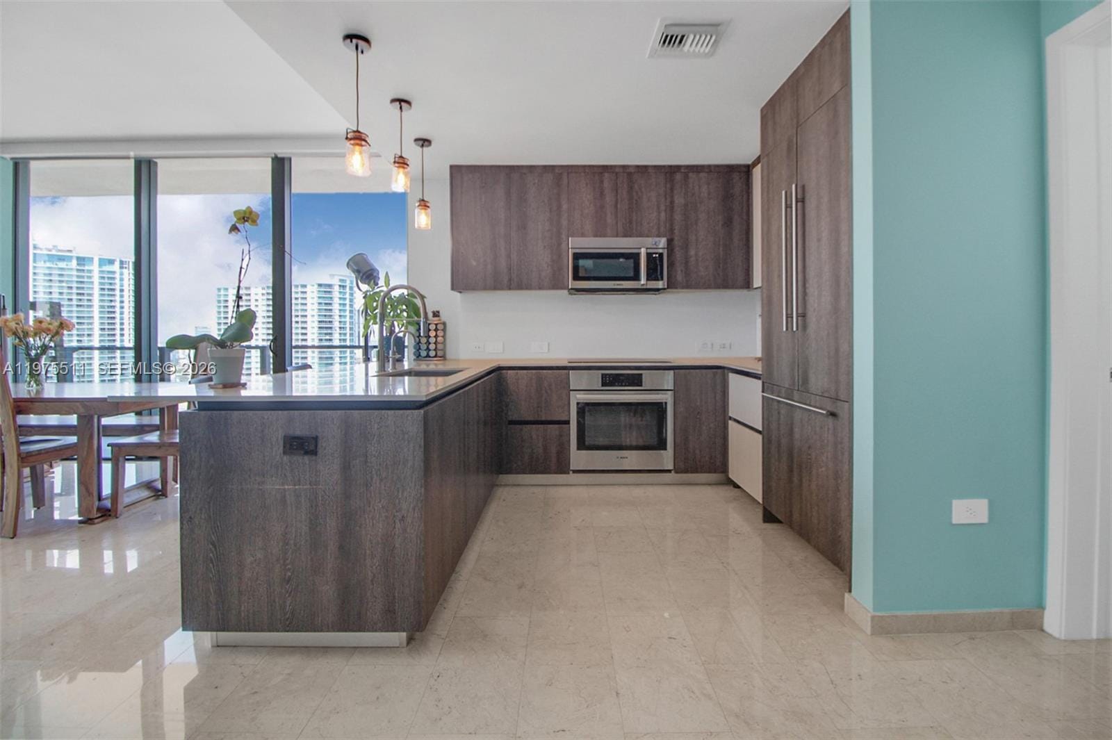 68 SE 6th Street 2612, Miami, FL 33131 photo 5