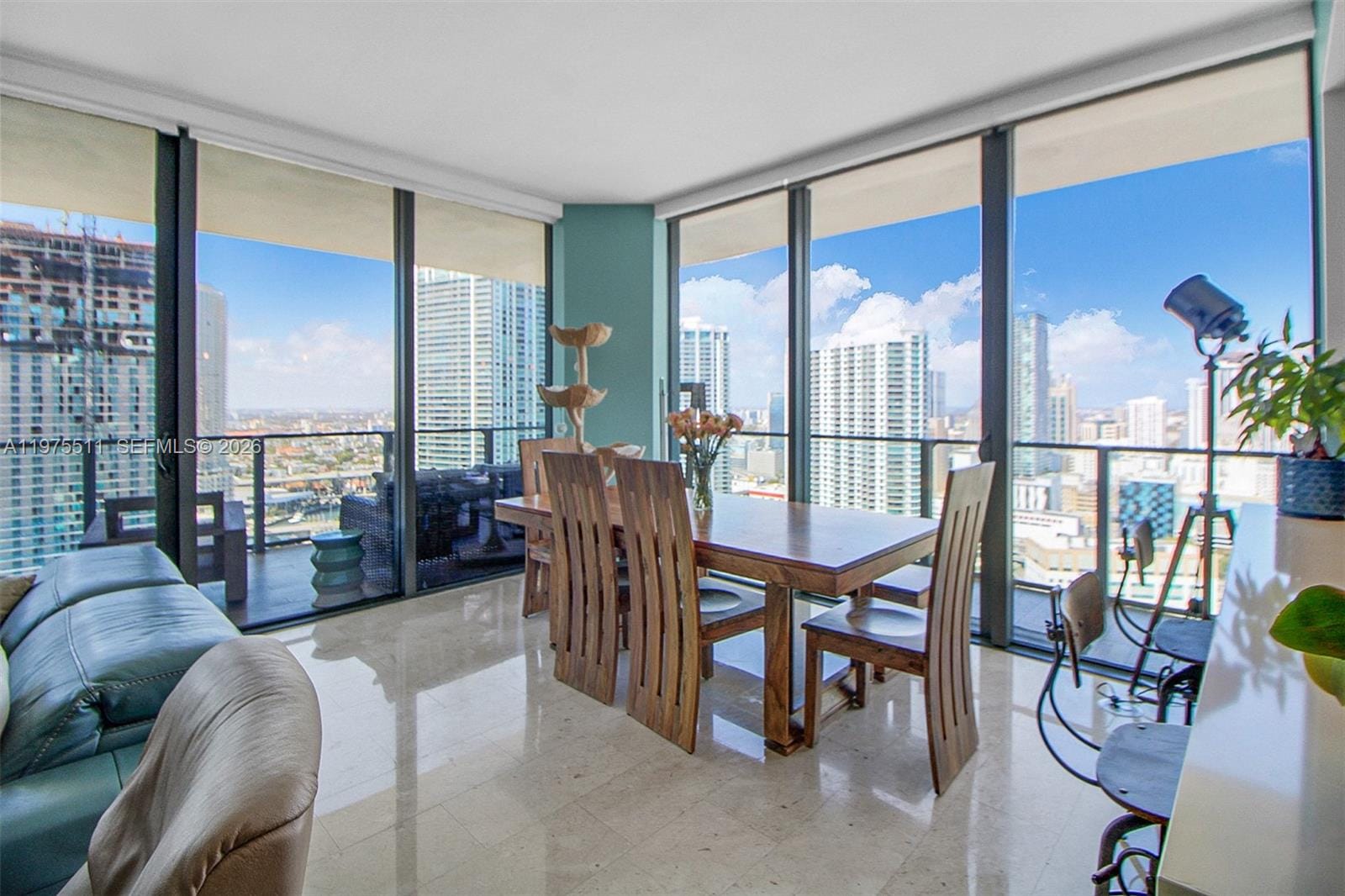 68 SE 6th Street 2612, Miami, FL 33131 photo 9