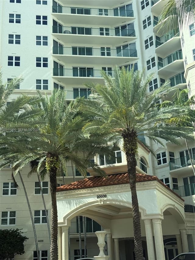 20000 E Country Club Drive PH09, Aventura, FL 33180