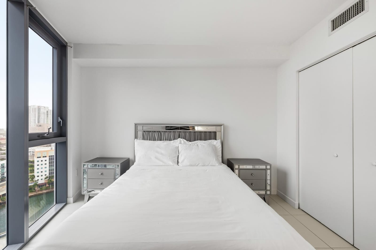 31 SE 6th Street 2601, Miami, FL 33131 photo 13