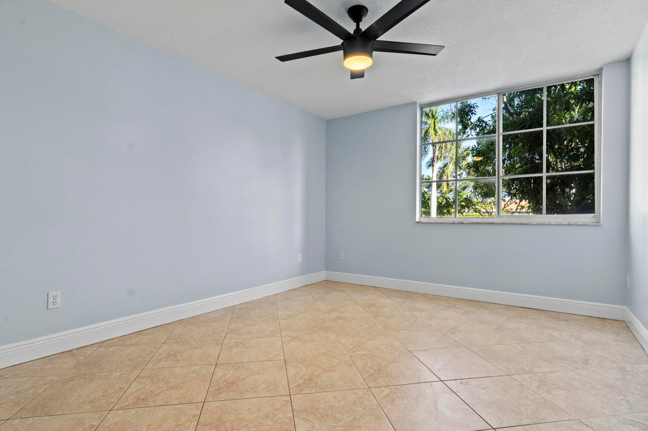 123 Yacht Club Way 207, Hypoluxo, FL 33462 photo 11