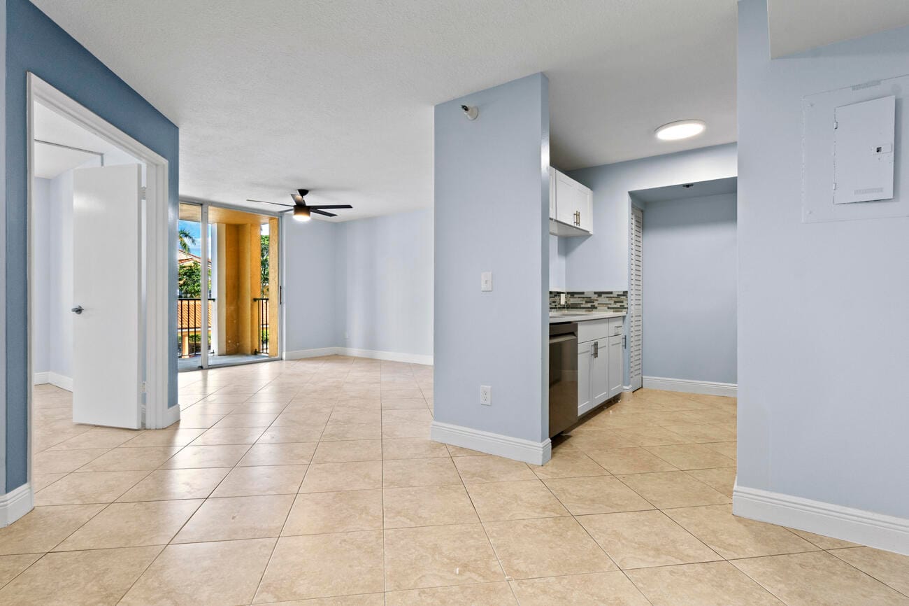 123 Yacht Club Way 207, Hypoluxo, FL 33462 photo 21