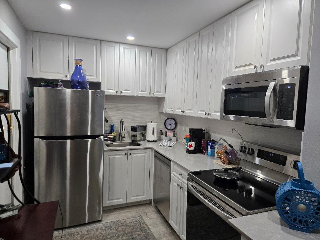 669 W Oakland Park Boulevard 205-b — photo 4