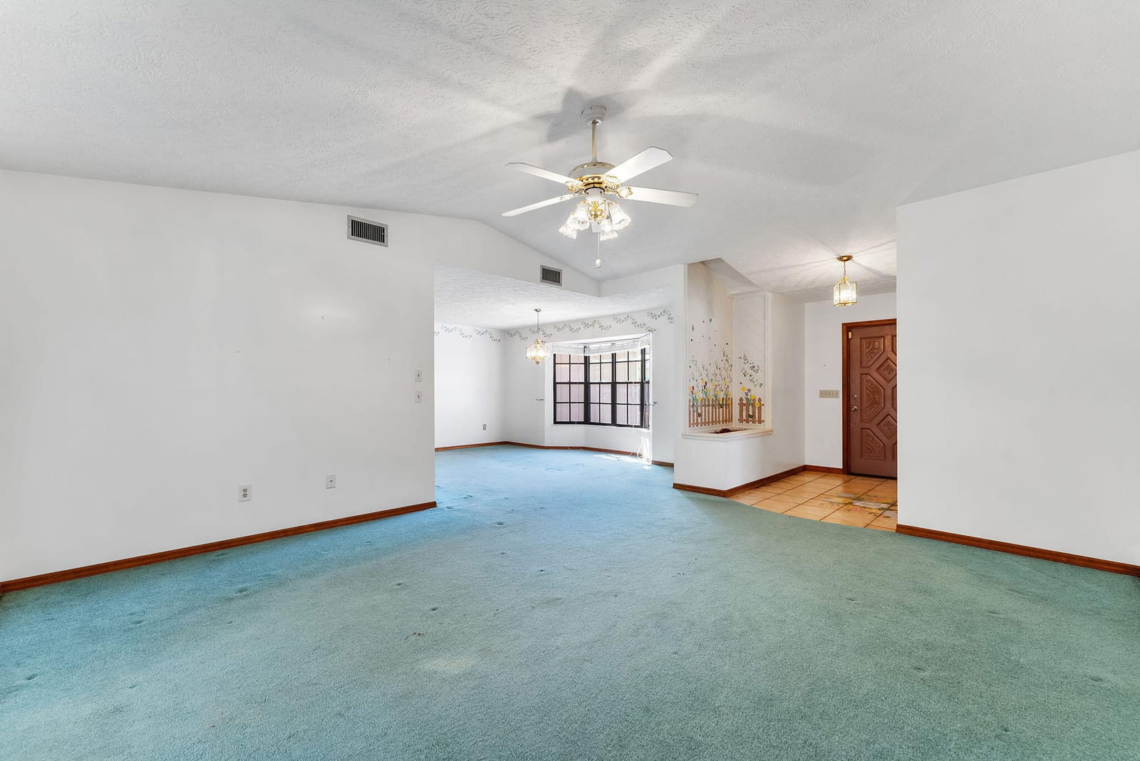 102 SE Crosspoint Drive — photo 6