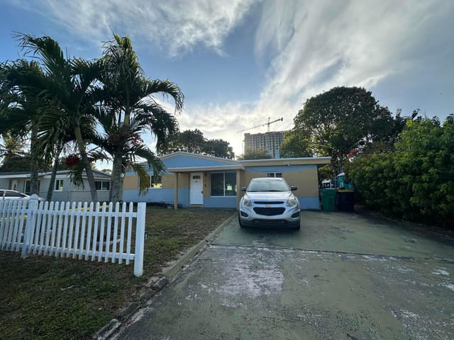 4843 SW 44th Terrace, sold in Playland Isles, Dania Beach, FL
