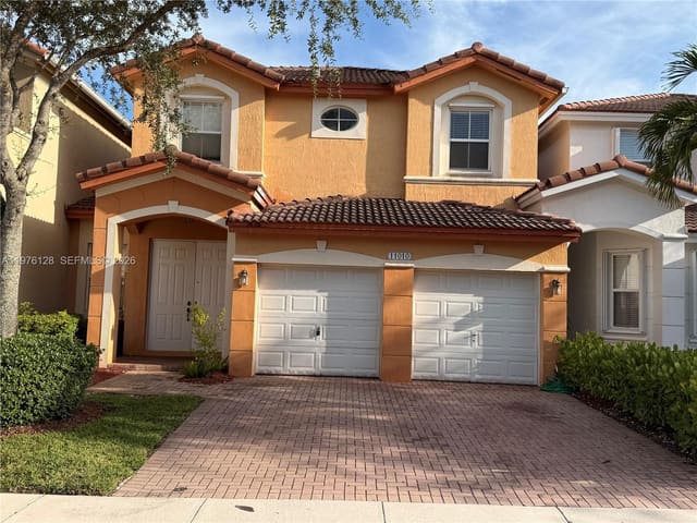 11010 NW 87th Street, sold in Islands At Doral Townhome, Doral, FL