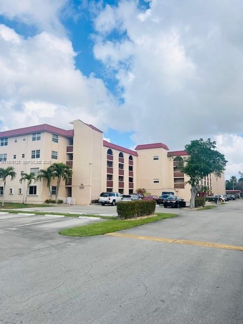 3251 Holiday Springs Boulevard 403, Margate, FL 33063, Margate