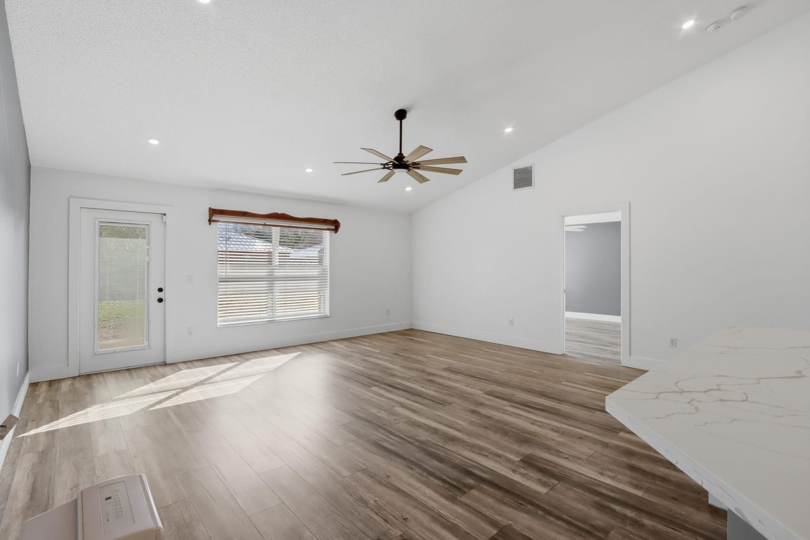 1818 SW Notre Dame Avenue — photo 12