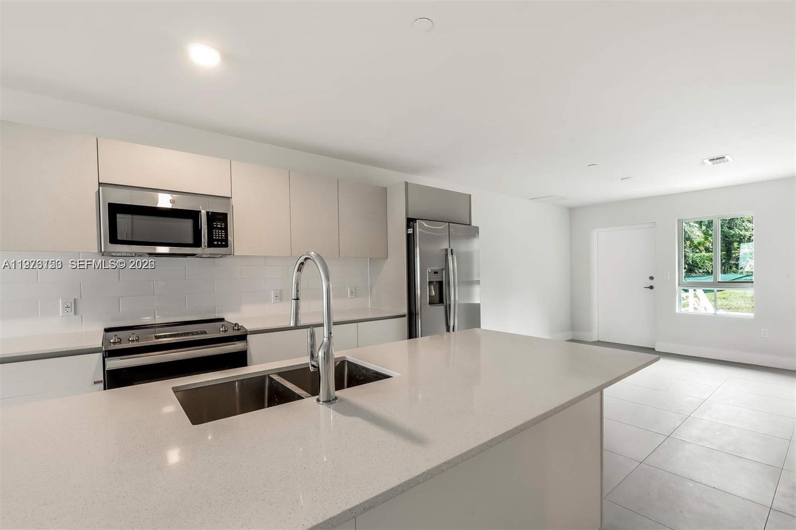 2561 NE 193rd Street 1103, Miami, FL 33180, Miami