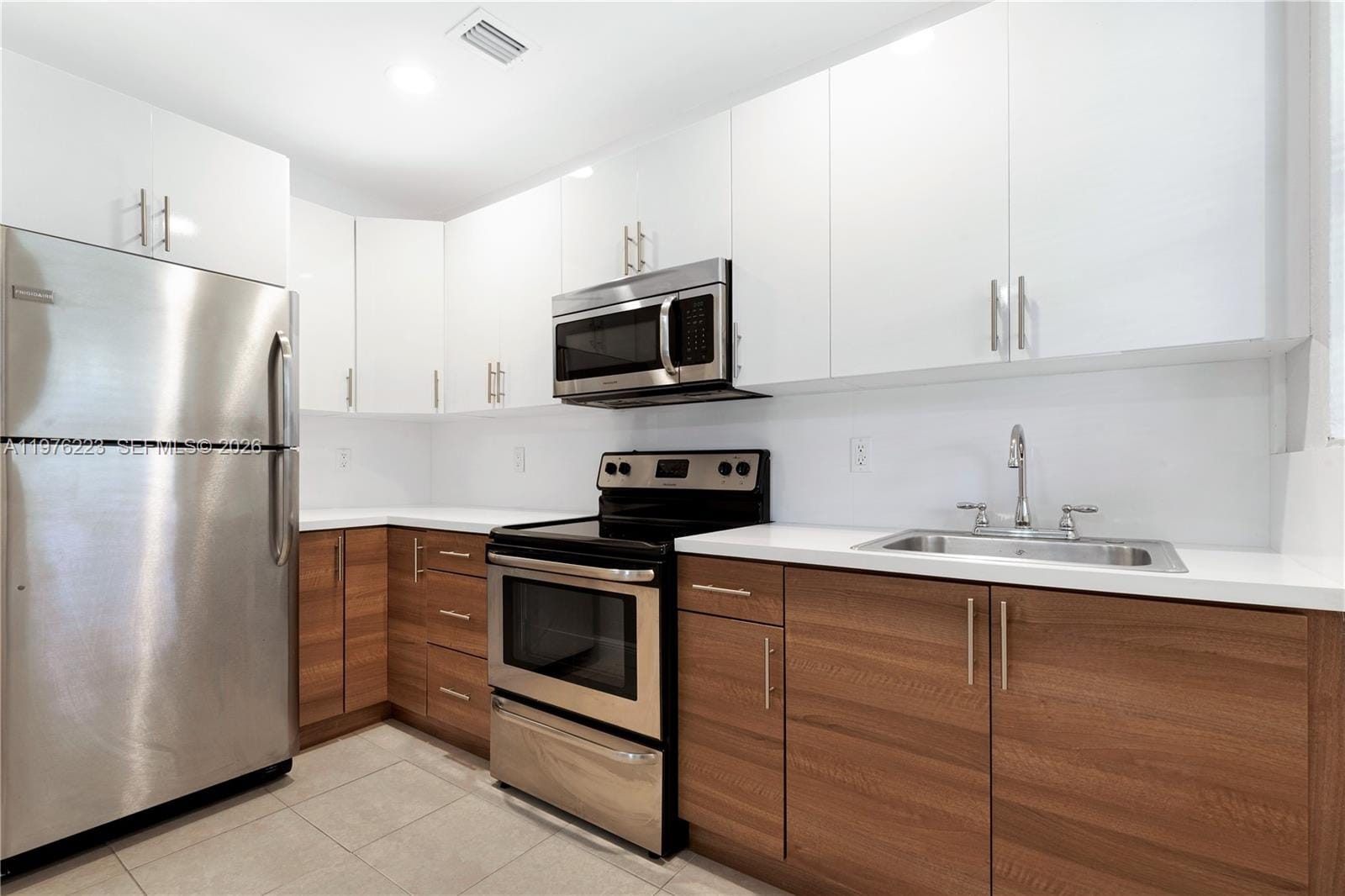 214 Salamanca Avenue 3 — photo 1