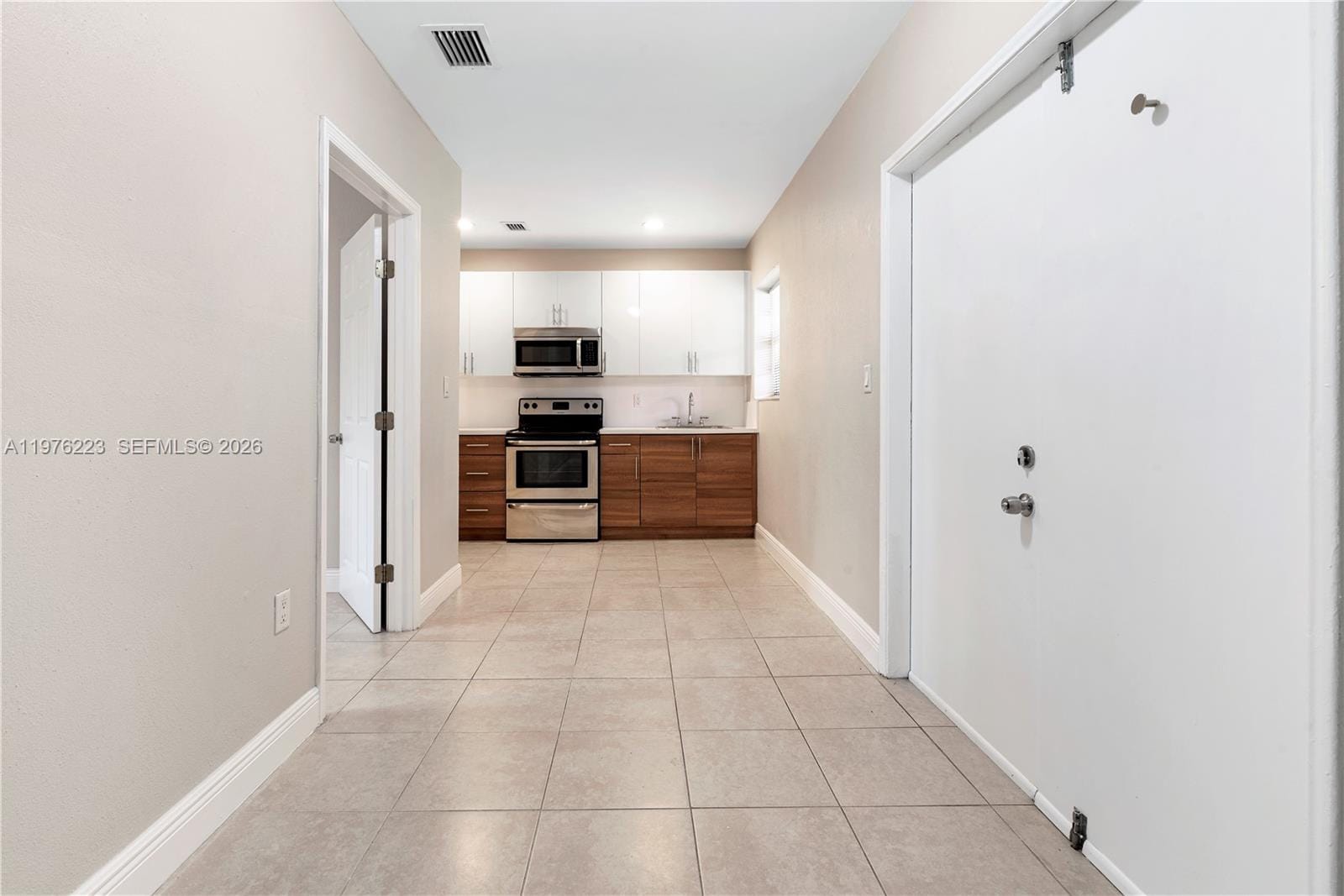 214 Salamanca Avenue 3 — photo 7