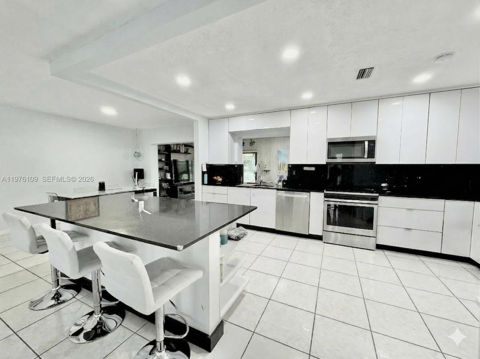 7005 NW 94th Avenue, Tamarac, FL 33321