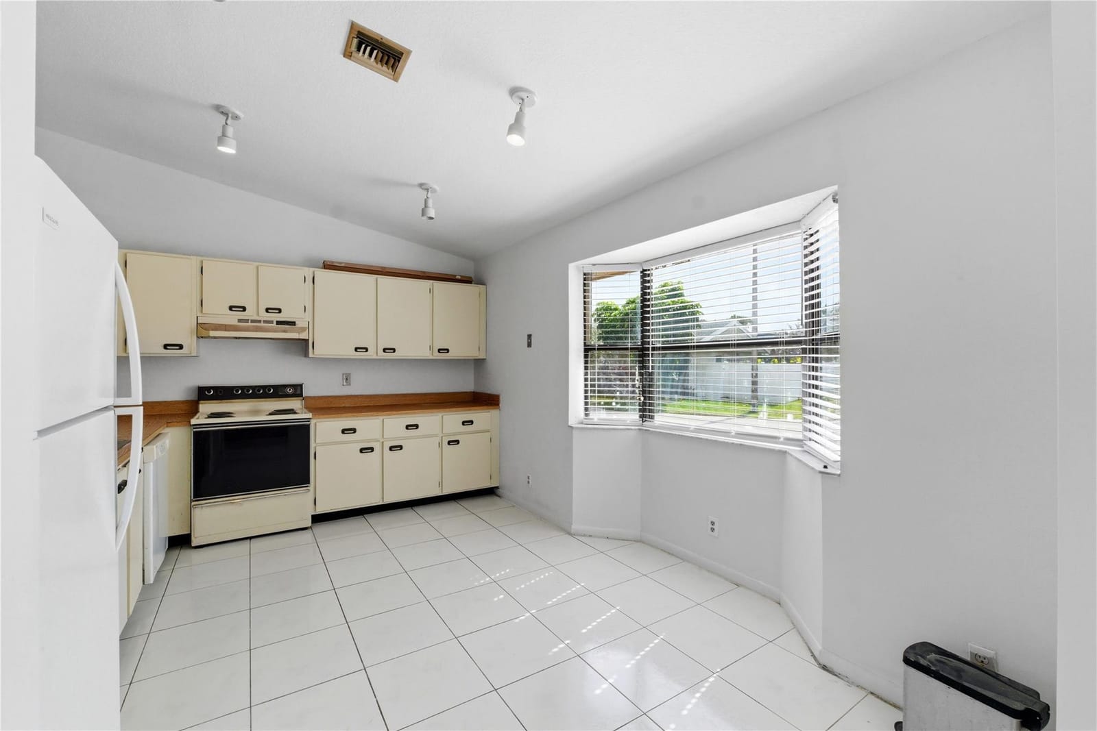 7520 NW 88th Terrace, Tamarac, FL 33321 photo 14